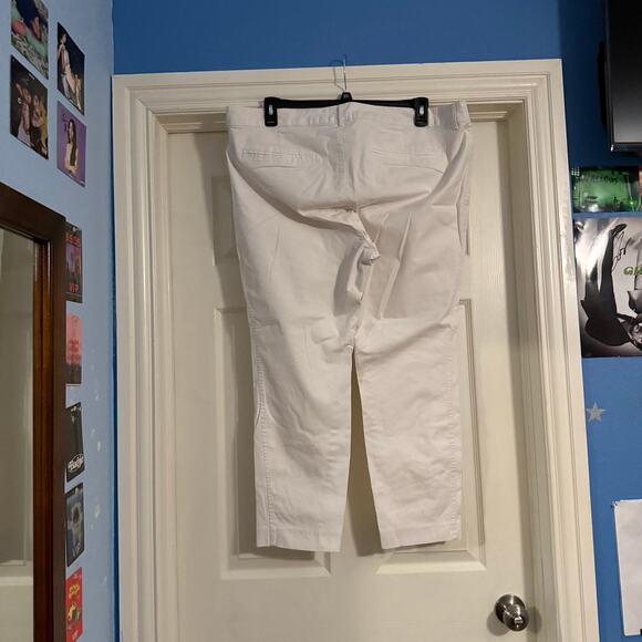 Old Navy pixie pants in size 18 regular in white - Picture 4 of 4